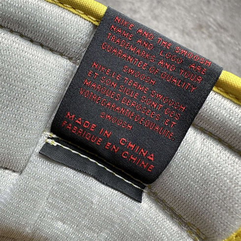 AIR JORDAN - JORDAN 1 RETRO LOW OG WMNS "TRAVIS SCOTT - CANARY" - Hanorio