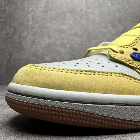 AIR JORDAN - JORDAN 1 RETRO LOW OG WMNS "TRAVIS SCOTT - CANARY" - Hanorio