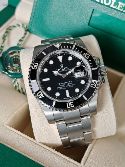 ROLEX - Rolex Submariner Black Date 40mm - Hanorio