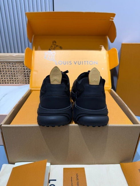 LOUIS V. - Sneaker LV Runner Tatic Full Black - Hanorio