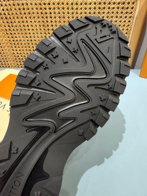 LOUIS V. - Sneaker LV Runner Tatic Full Black - Hanorio