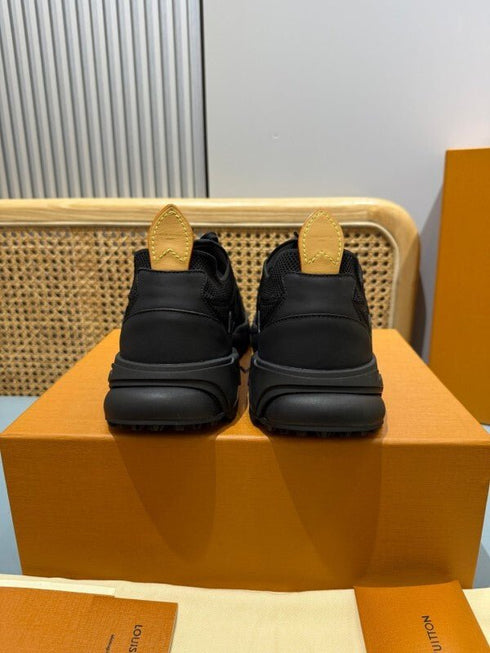 LOUIS V. - Sneaker LV Runner Tatic Full Black - Hanorio