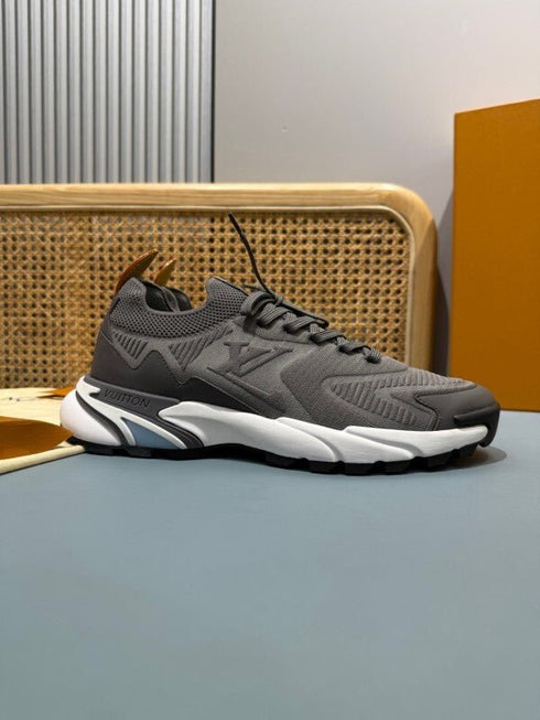 LOUIS V. - Sneaker LV Runner Tatic Gris - Hanorio