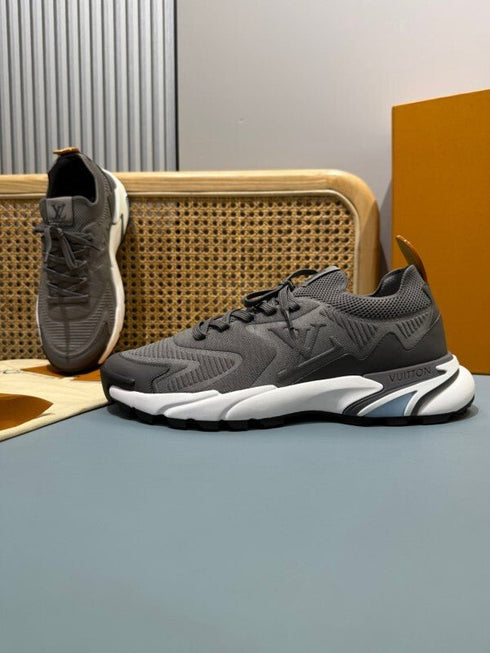 LOUIS V. - Sneaker LV Runner Tatic Gris - Hanorio