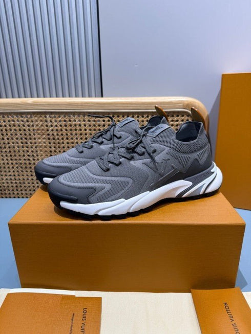 LOUIS V. - Sneaker LV Runner Tatic Gris - Hanorio